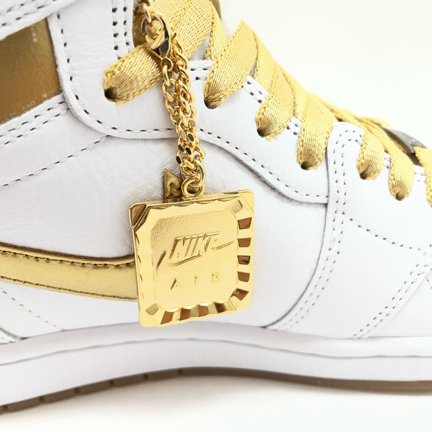 NIKE | ナイキ ?Women's Air Jordan 1 Retro High OG スニーカー FD2596-107 ホワイト 28.5cm【尾張小牧店】
