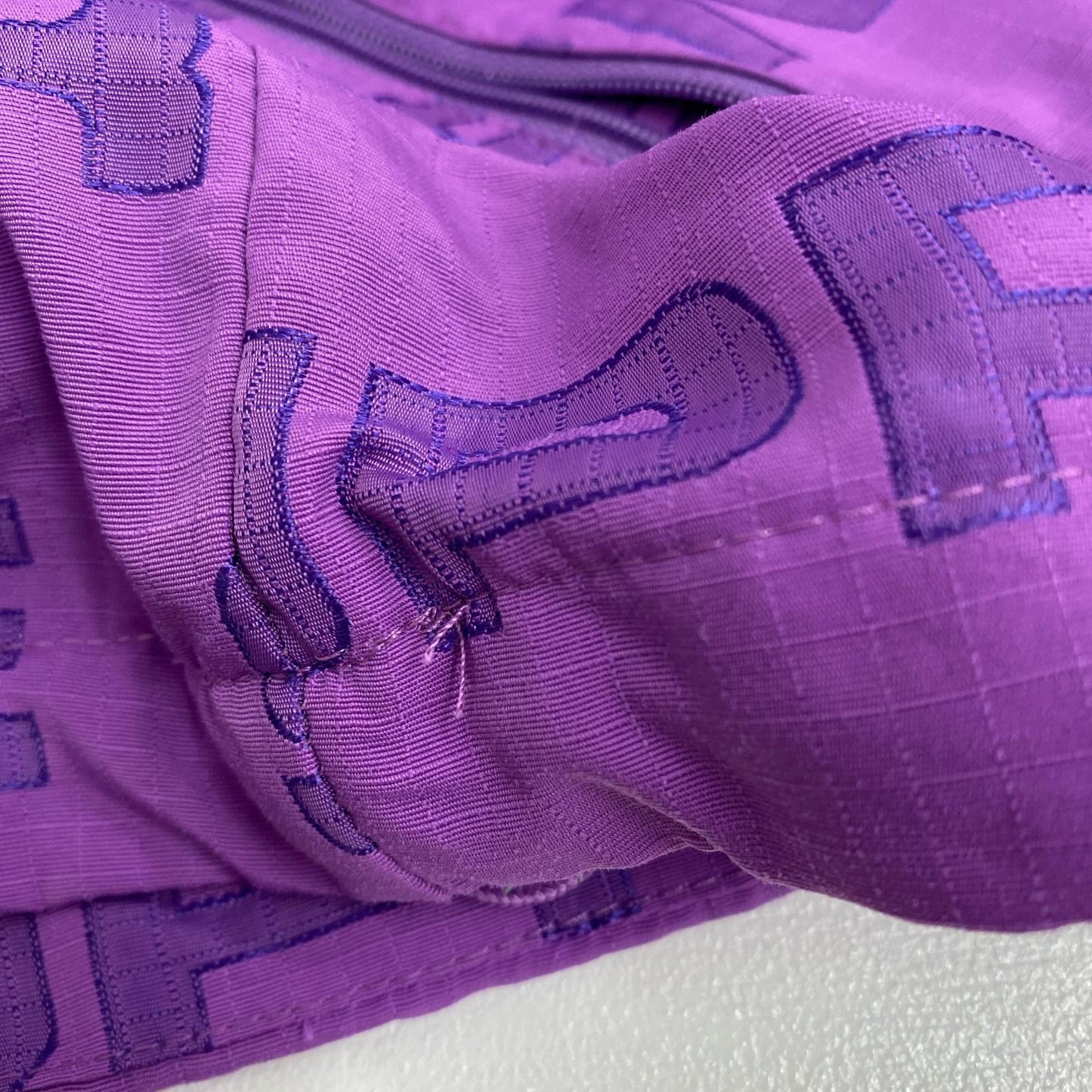 Supreme | シュプリーム Logo Ripstop Hooded ナイロンジャケット パープル Lサイズ 21FW トラックジャケット ナイロンジャケット パープル サイズ:L【加古川店】