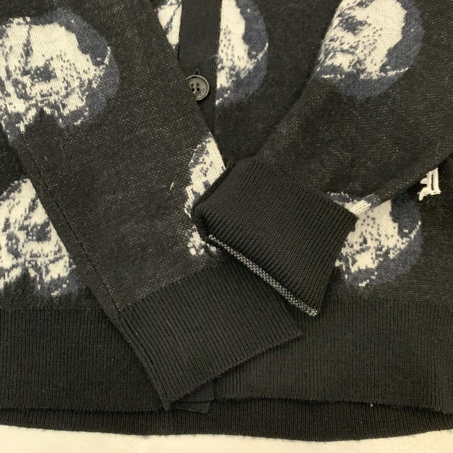 【中古】AMIRI | アミリ WES LANG REPEAT SKULL CARDIGAN カーディガン AW22MKC009 国内正規品 2022S/S ブラック サイズ:M