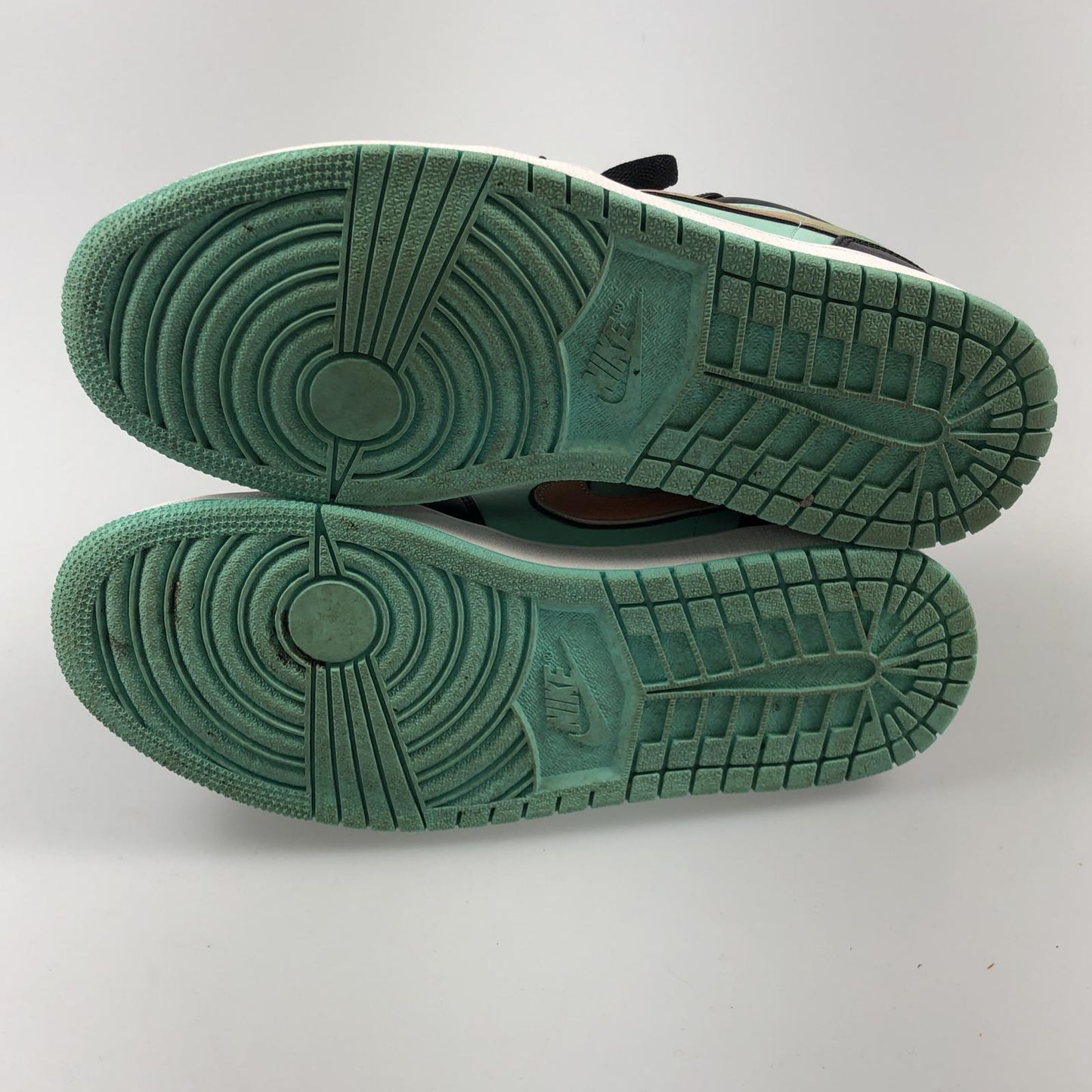 【中古】NIKE | ナイキ AIR JORDAN 1 LOW SE TROPICAL TWIST スニーカー CK3022-301 ライトグリーン 27cm
