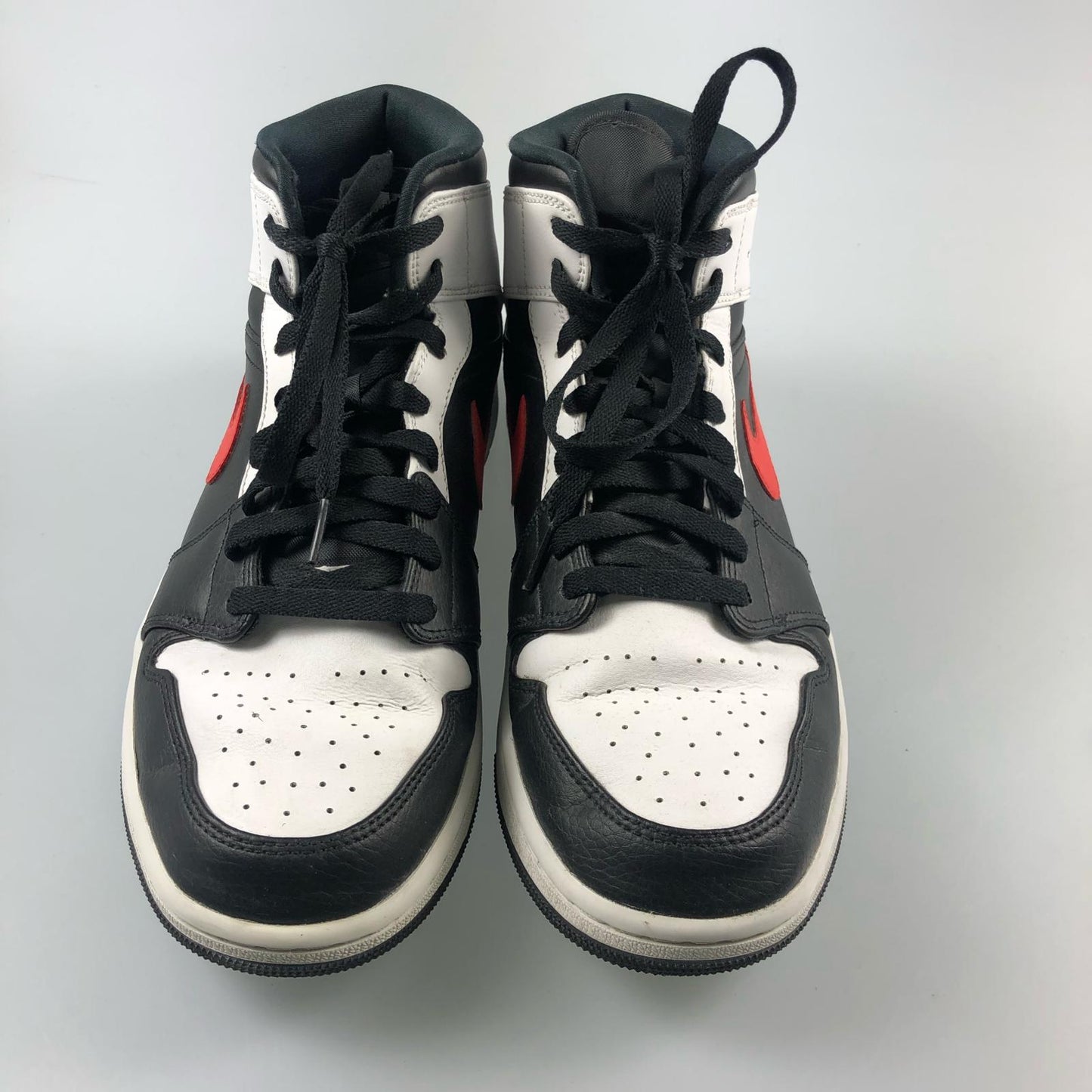 【中古】NIKE | ナイキ AIR JORDAN 1 MID スニーカー 554724-075 ホワイト 28cm