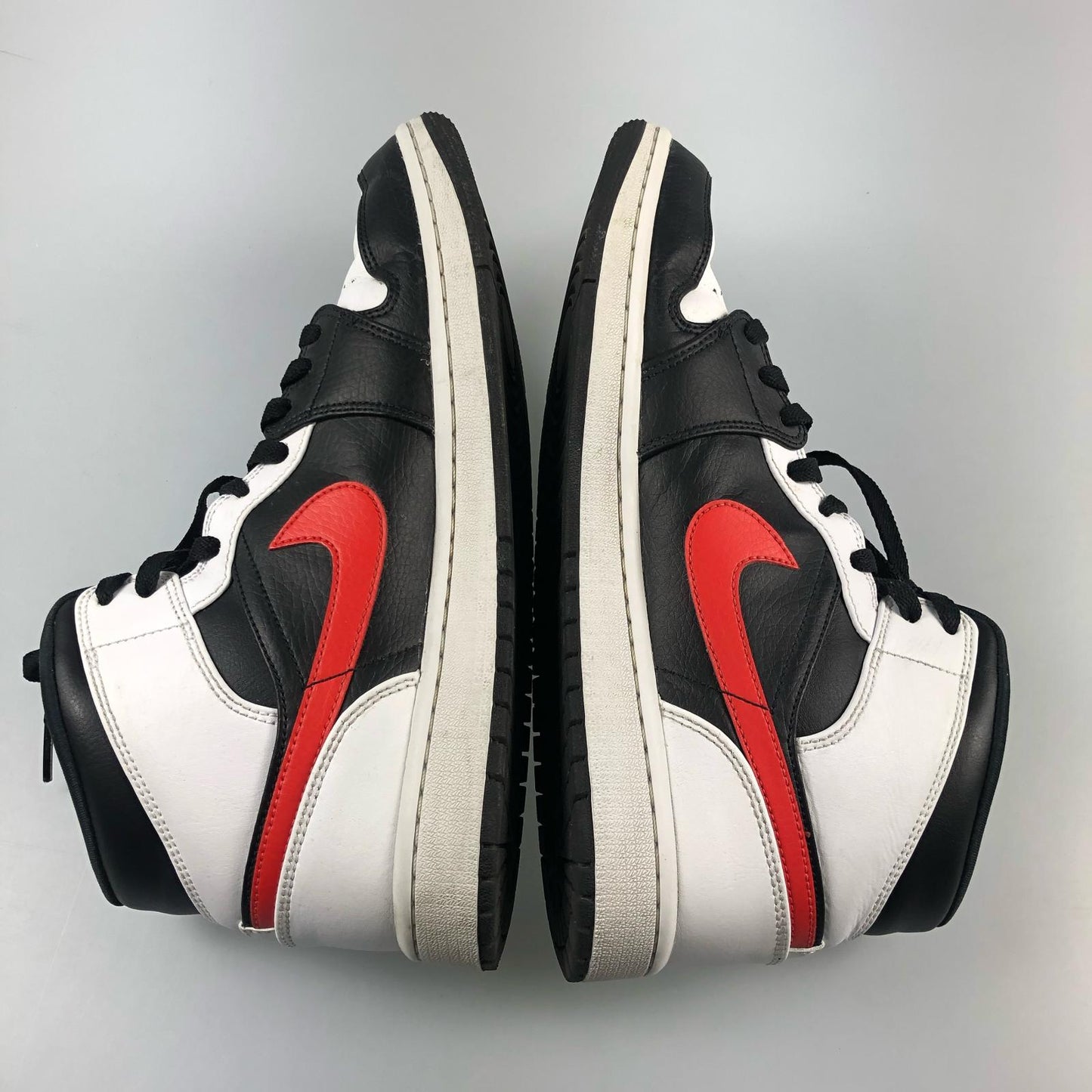 【中古】NIKE | ナイキ AIR JORDAN 1 MID スニーカー 554724-075 ホワイト 28cm