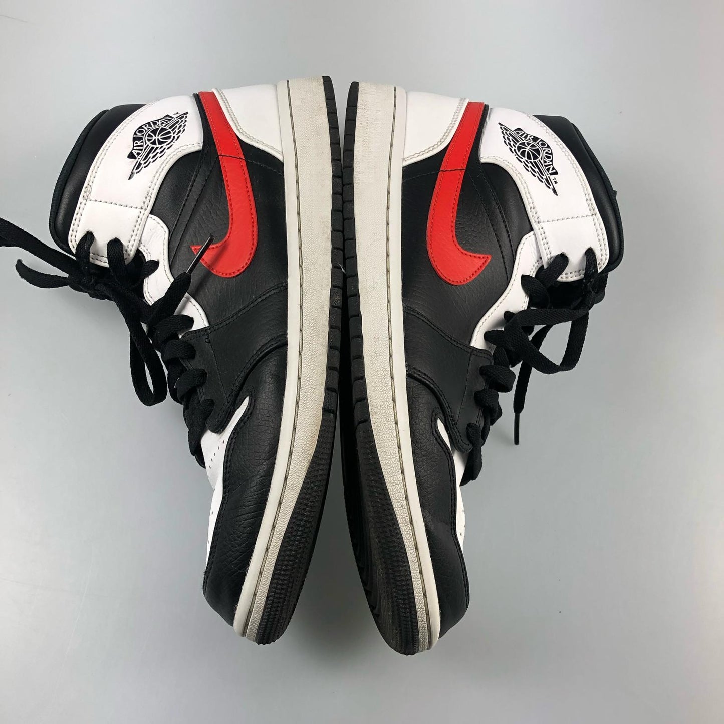 【中古】NIKE | ナイキ AIR JORDAN 1 MID スニーカー 554724-075 ホワイト 28cm