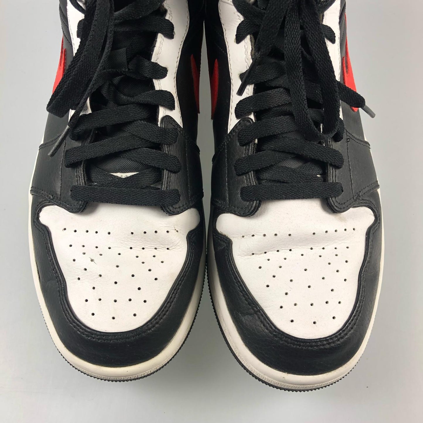 【中古】NIKE | ナイキ AIR JORDAN 1 MID スニーカー 554724-075 ホワイト 28cm