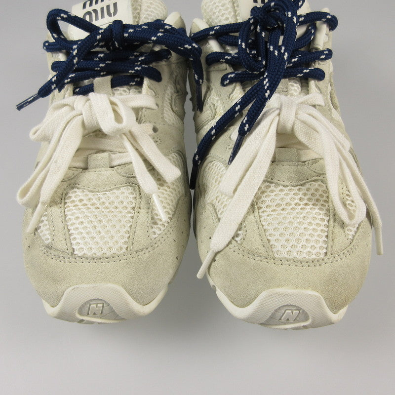 【中古】Miu Miu | ミュウ ミュウ スエード×メッシュ スニーカー 530SL 2024S/S サイズ:24.5cm ×NEW BALANCE グレー