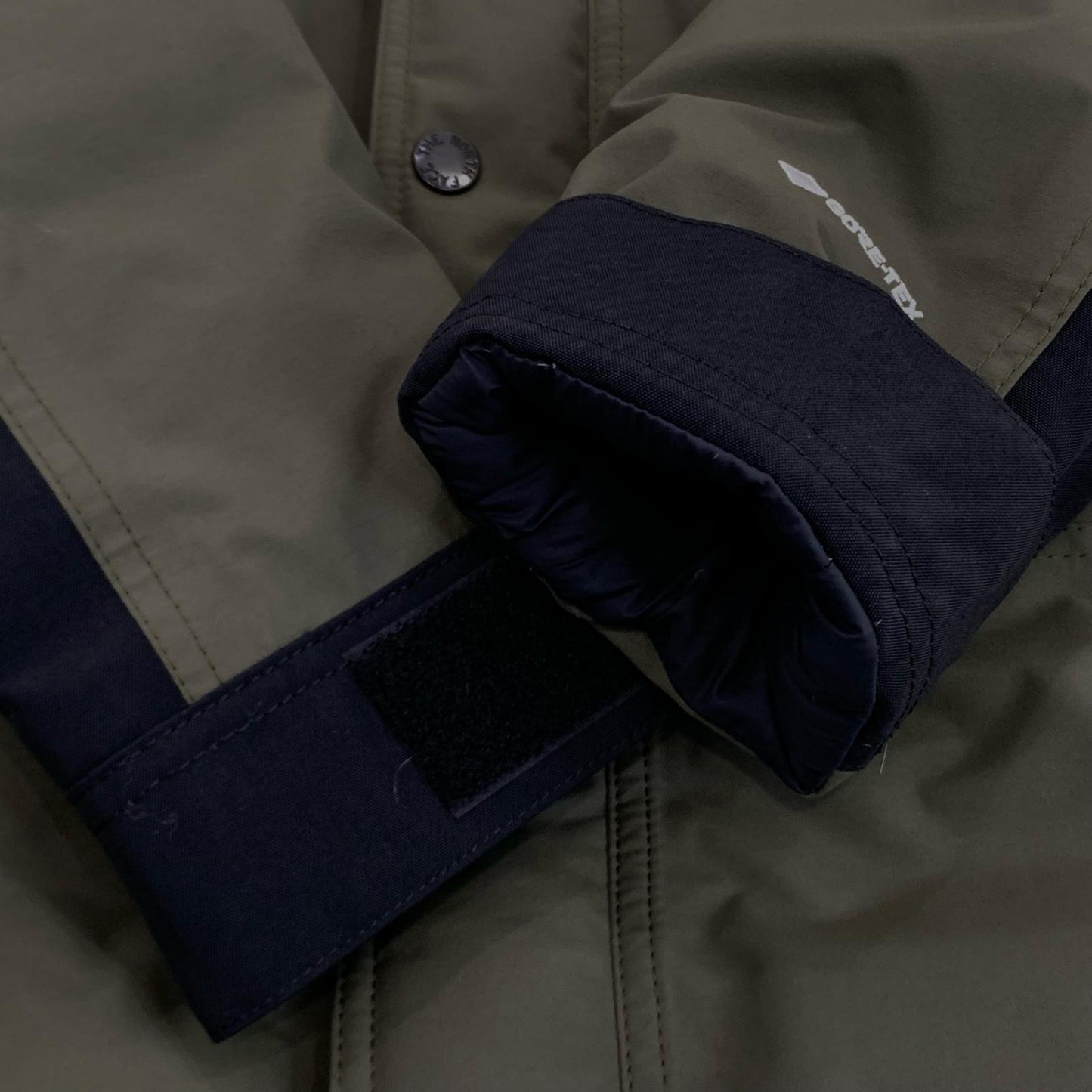 【中古】THE NORTH FACE | ザ・ノースフェイス MOUNTAIN DOWN JACKET ダウンジャケット ND91930 カーキ サイズ:S