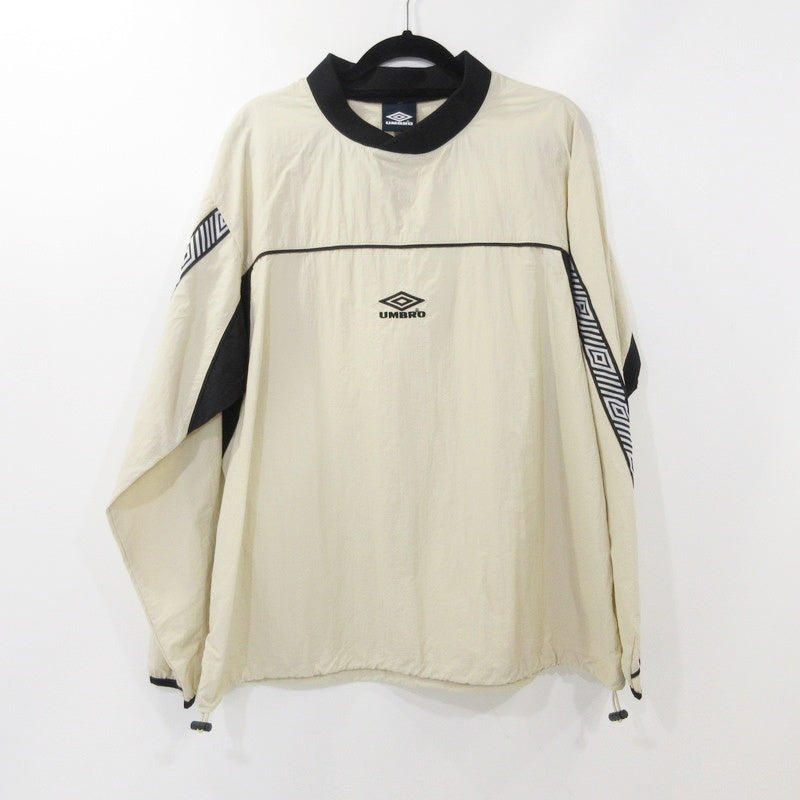 【中古】UMBRO | アンブロ New Nylon Pull Over その他トップス 1059394400014 アイボリー サイズ:M
