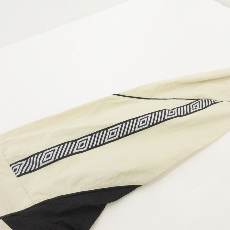 【中古】UMBRO | アンブロ New Nylon Pull Over その他トップス 1059394400014 アイボリー サイズ:M