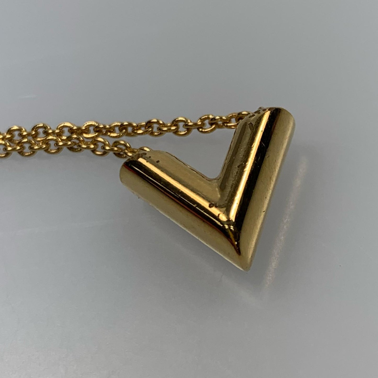 【中古】LOUIS VUITTON | ルイ・ヴィトン エセンシャルV ネックレス M00857