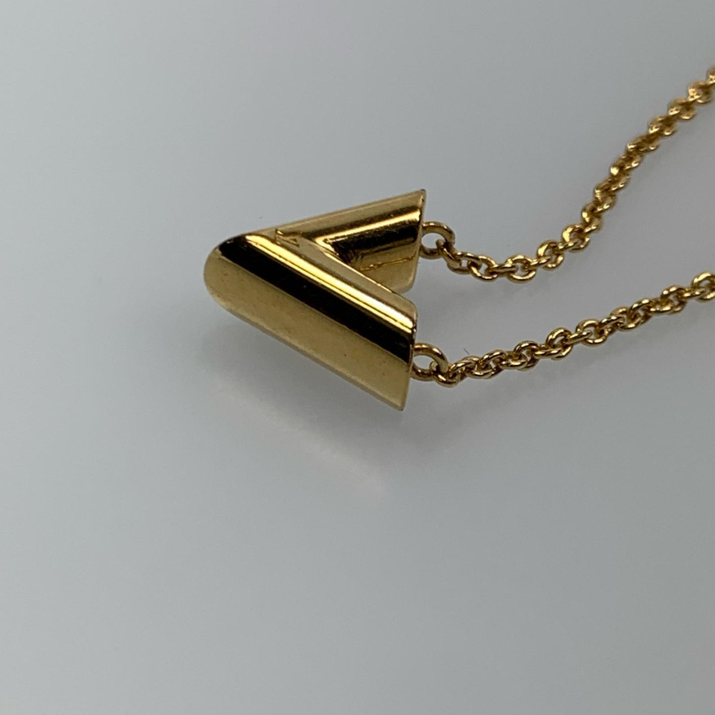 【中古】LOUIS VUITTON | ルイ・ヴィトン エセンシャルV ネックレス M00857