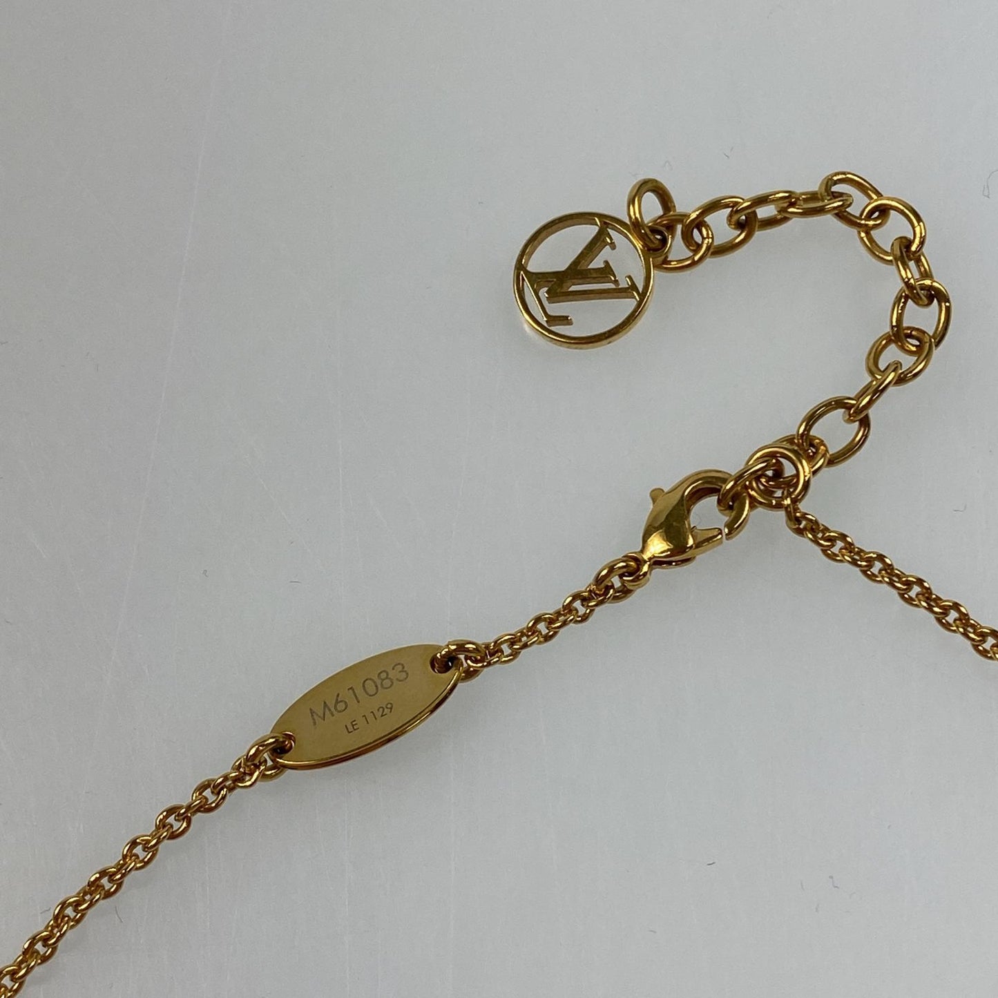 【中古】LOUIS VUITTON | ルイ・ヴィトン エセンシャルV ネックレス M61083