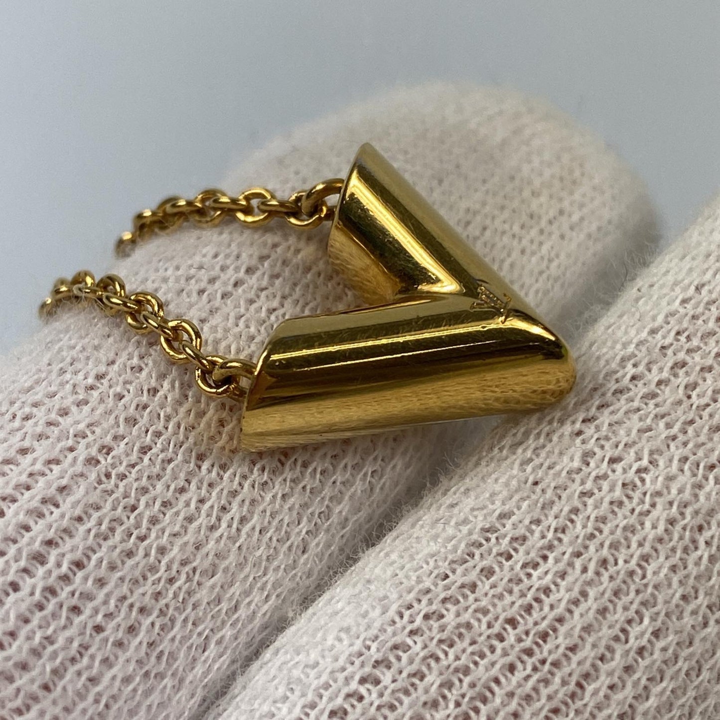 【中古】LOUIS VUITTON | ルイ・ヴィトン エセンシャルV ネックレス M61083