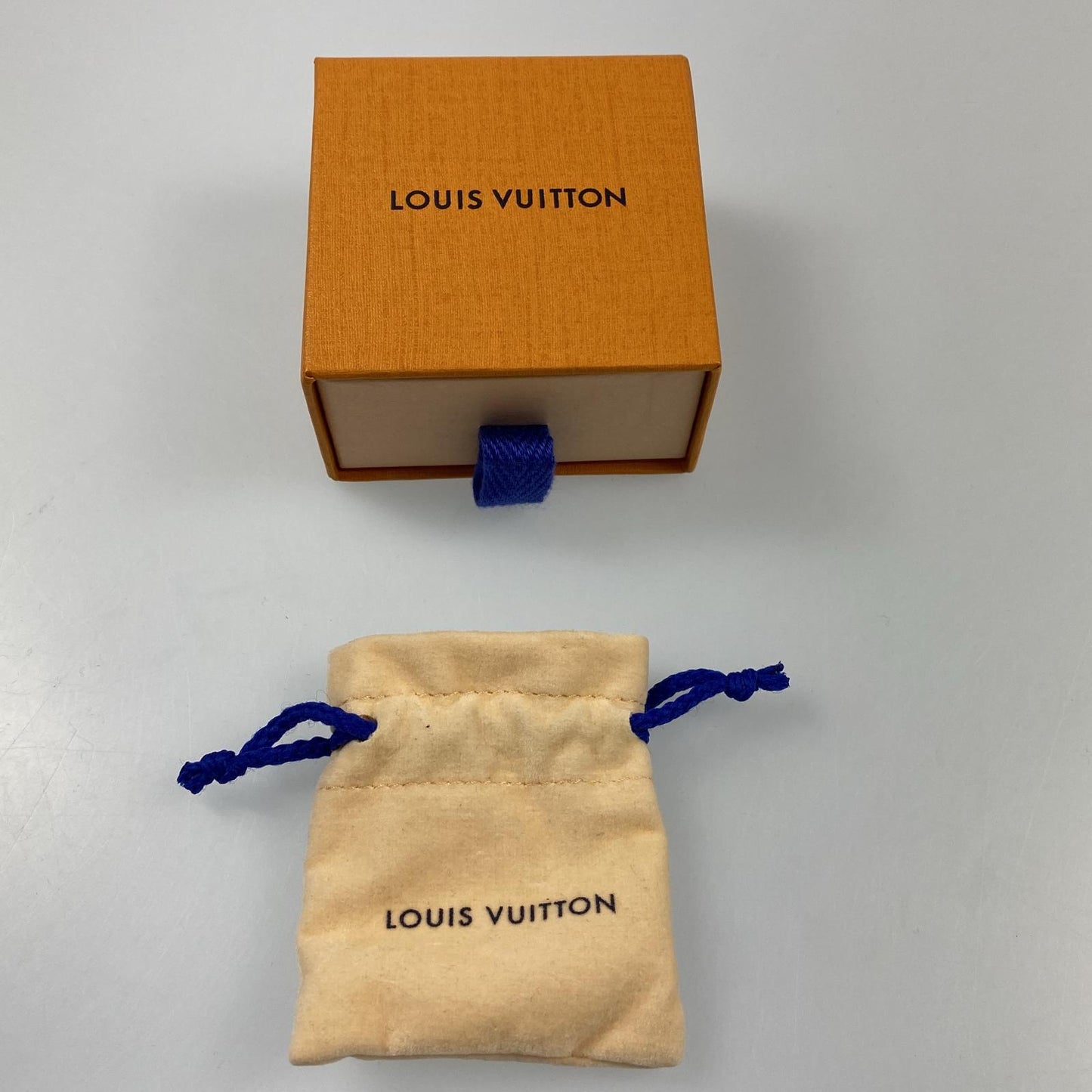 【中古】LOUIS VUITTON | ルイ・ヴィトン エセンシャルV ネックレス M61083