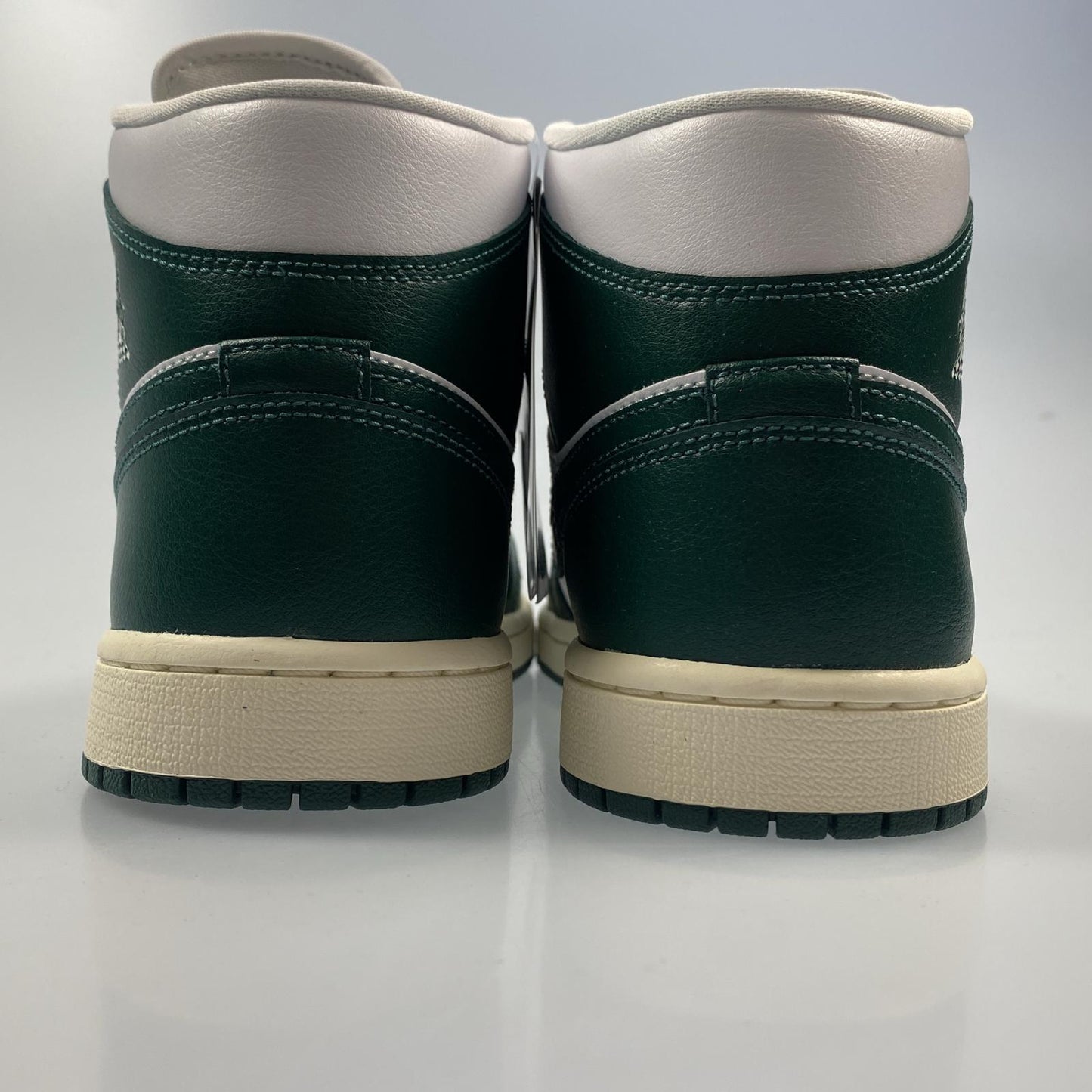 【中古】NIKE | ナイキ WMNS AIR JORDAN 1 MID スニーカー BQ6472-133 グリーン 27cm