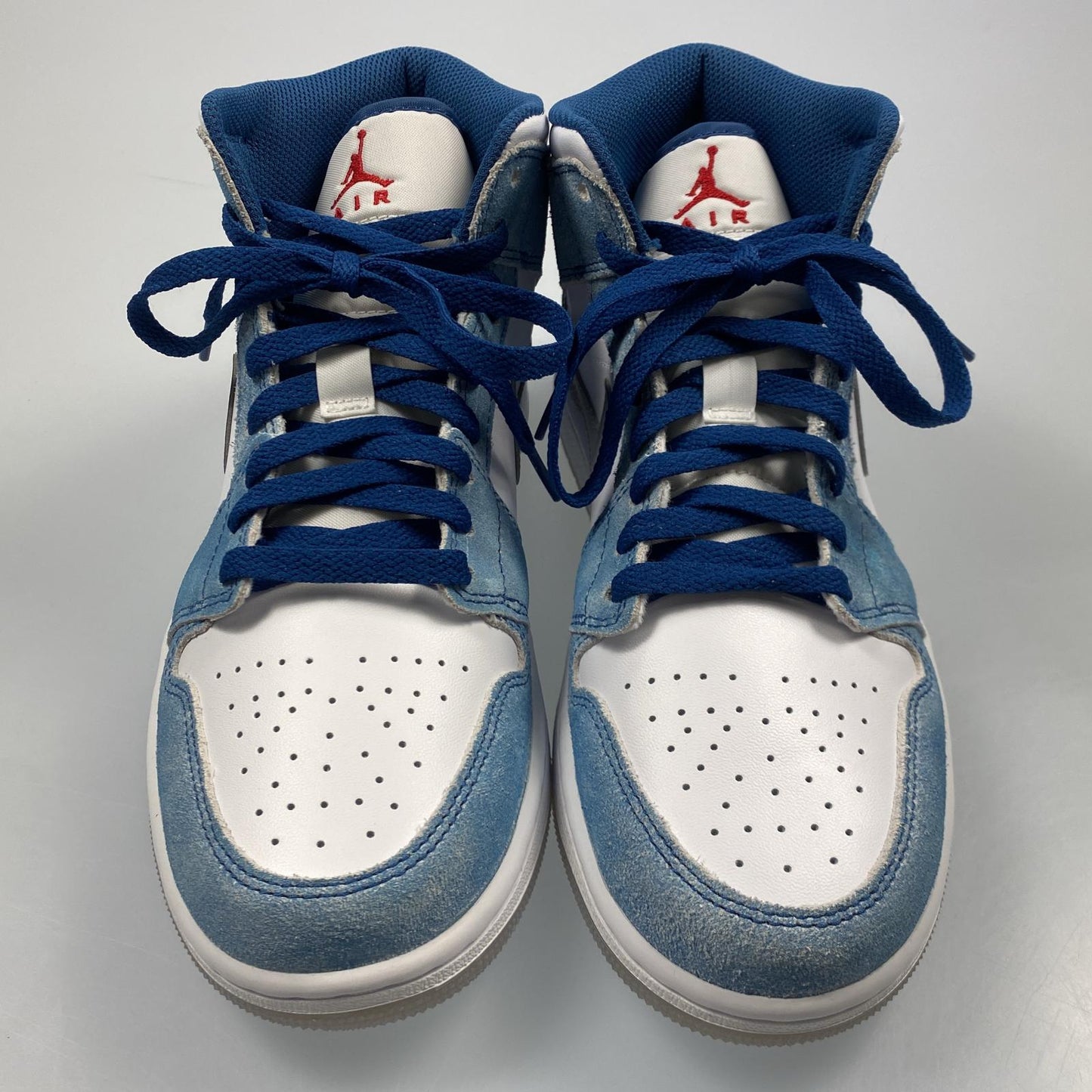 【中古】NIKE | ナイキ AIR JORDAN 1 MID SE WHITE HYPER ROYAL RED スニーカー DN3706-401 ライトブルー 26cm