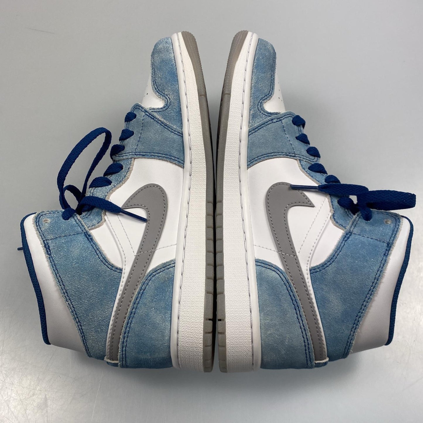 【中古】NIKE | ナイキ AIR JORDAN 1 MID SE WHITE HYPER ROYAL RED スニーカー DN3706-401 ライトブルー 26cm