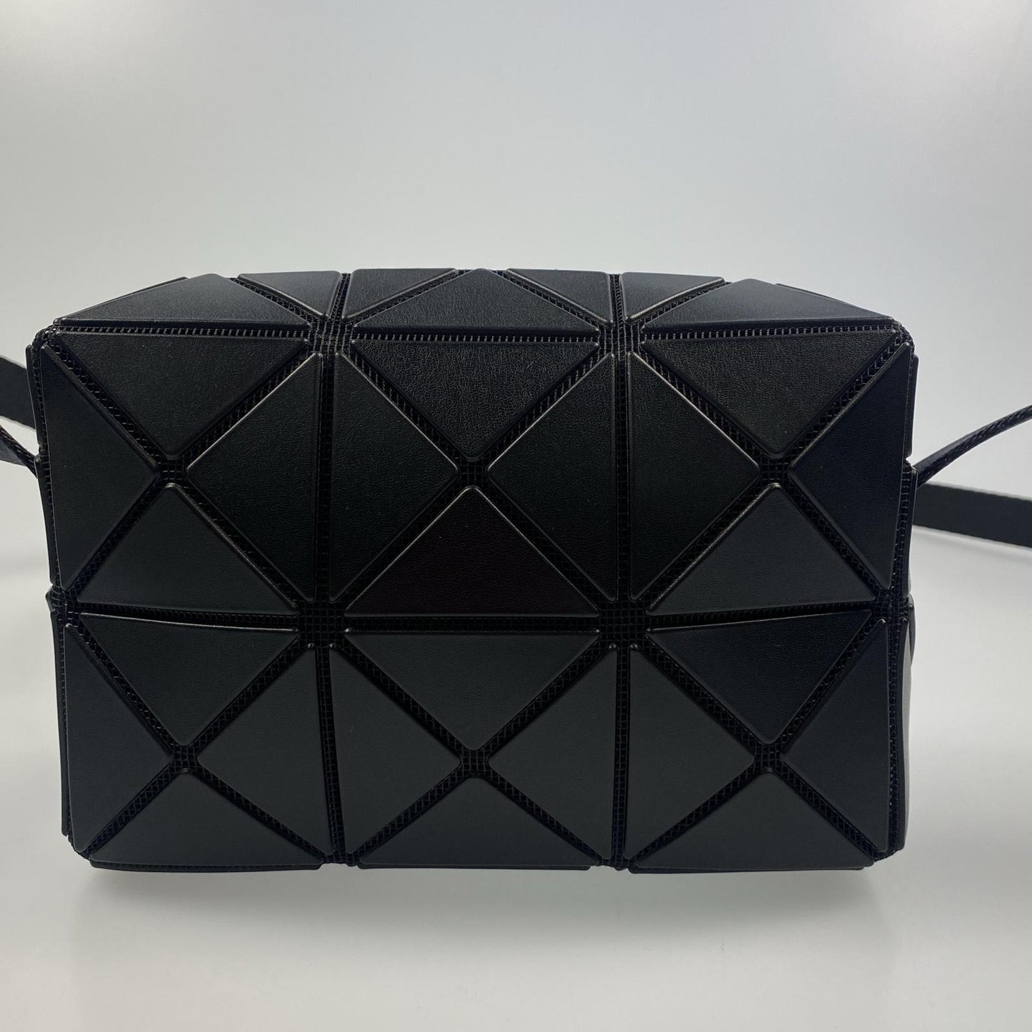 【中古】ISSEY MIYAKE | イッセイミヤケ CUBOID ショルダーバッグ BB43AG661 ブラック