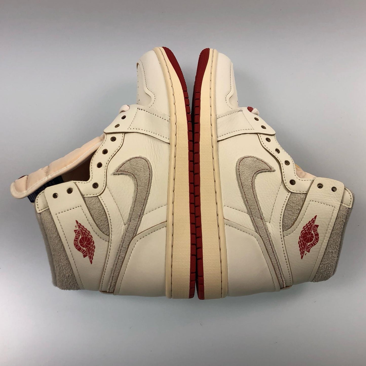 【中古】NIKE | ナイキ WMNS AIR JORDAN 1 HIGH OG RARE AIR CINNABAR スニーカー DB4612-100 アイボリー 26.5cm