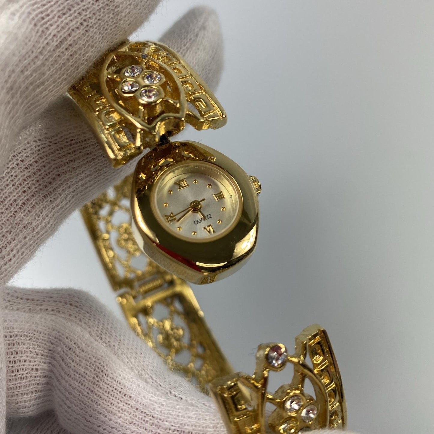 【中古】 腕時計 ゴールド