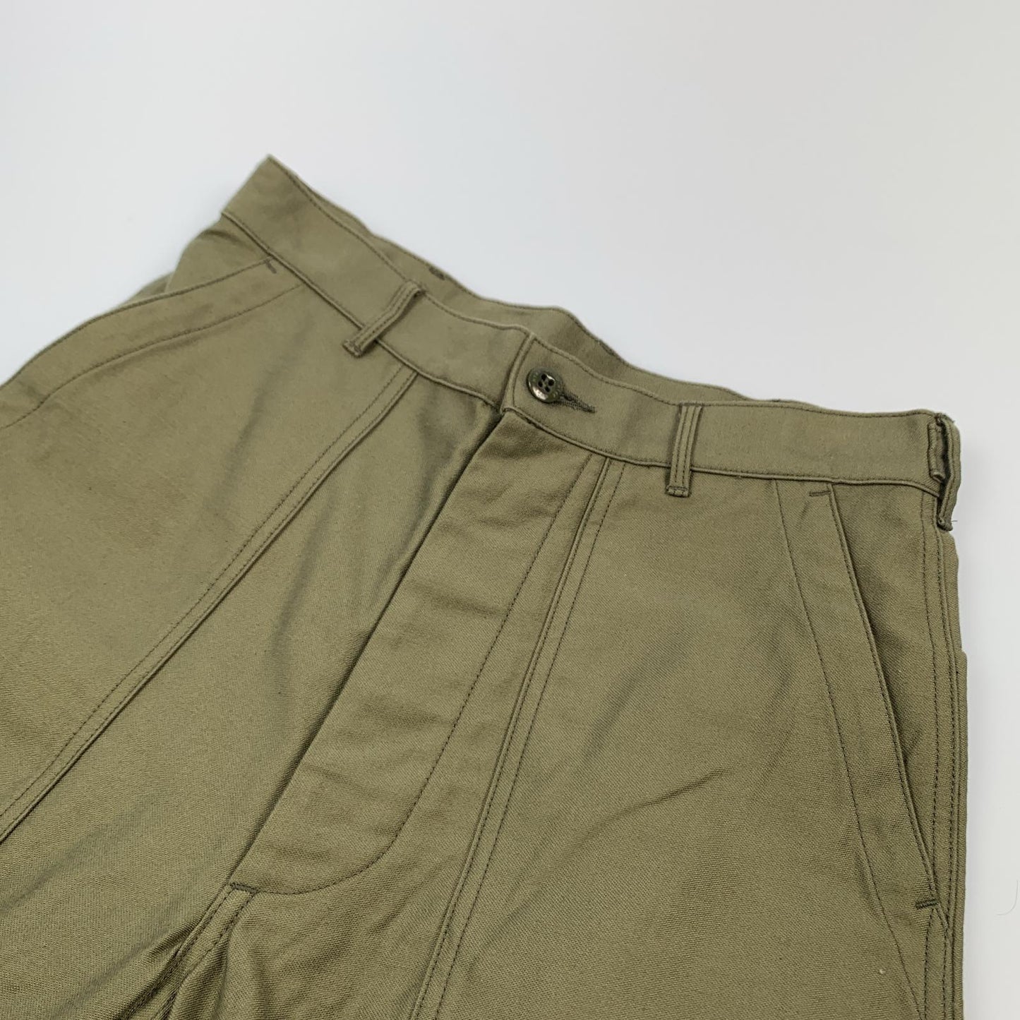 【中古】HYKE | ハイク BACK SATIN BAKER PANTS パンツ 13317 2025S/S オリーブ サイズ:4