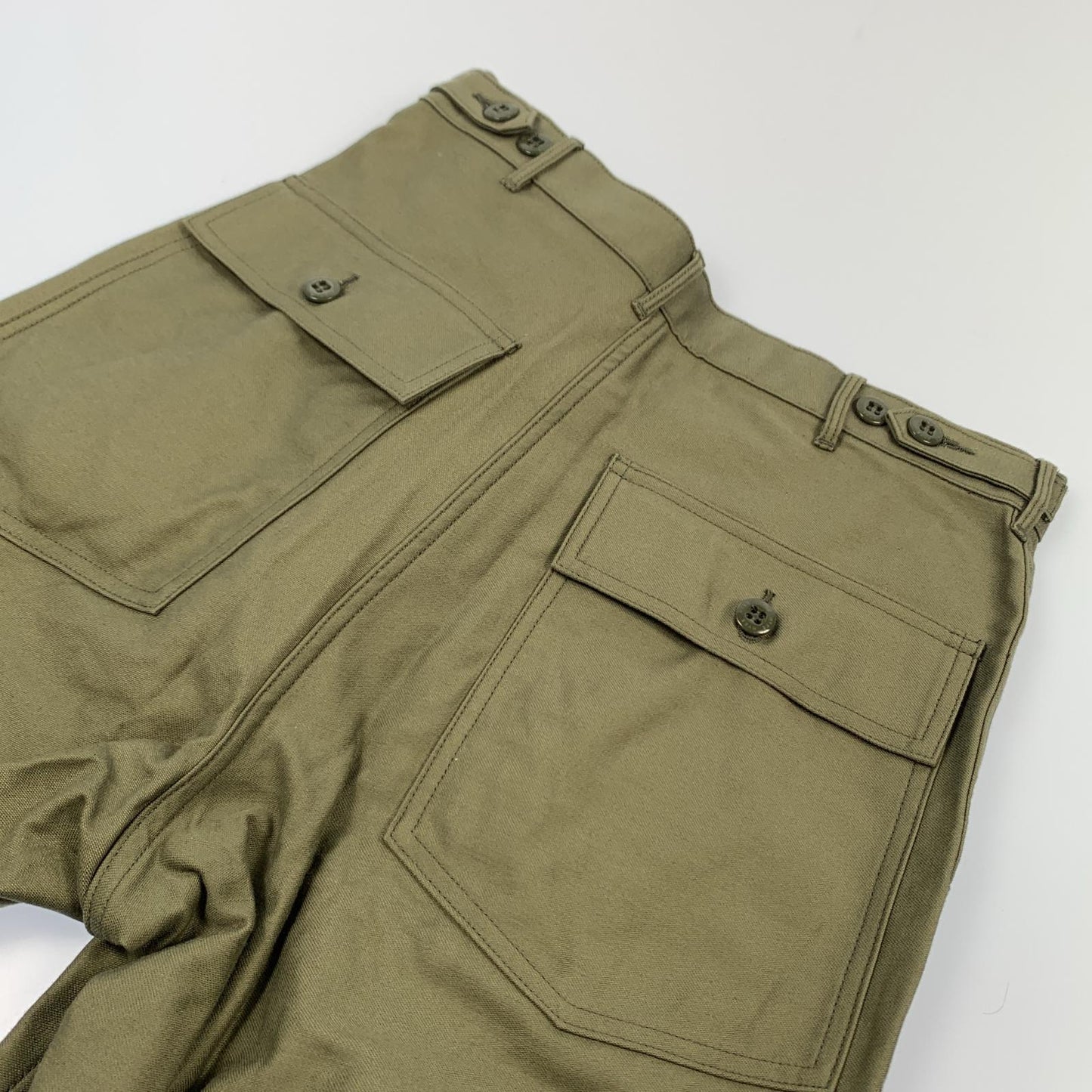 【中古】HYKE | ハイク BACK SATIN BAKER PANTS パンツ 13317 2025S/S オリーブ サイズ:4