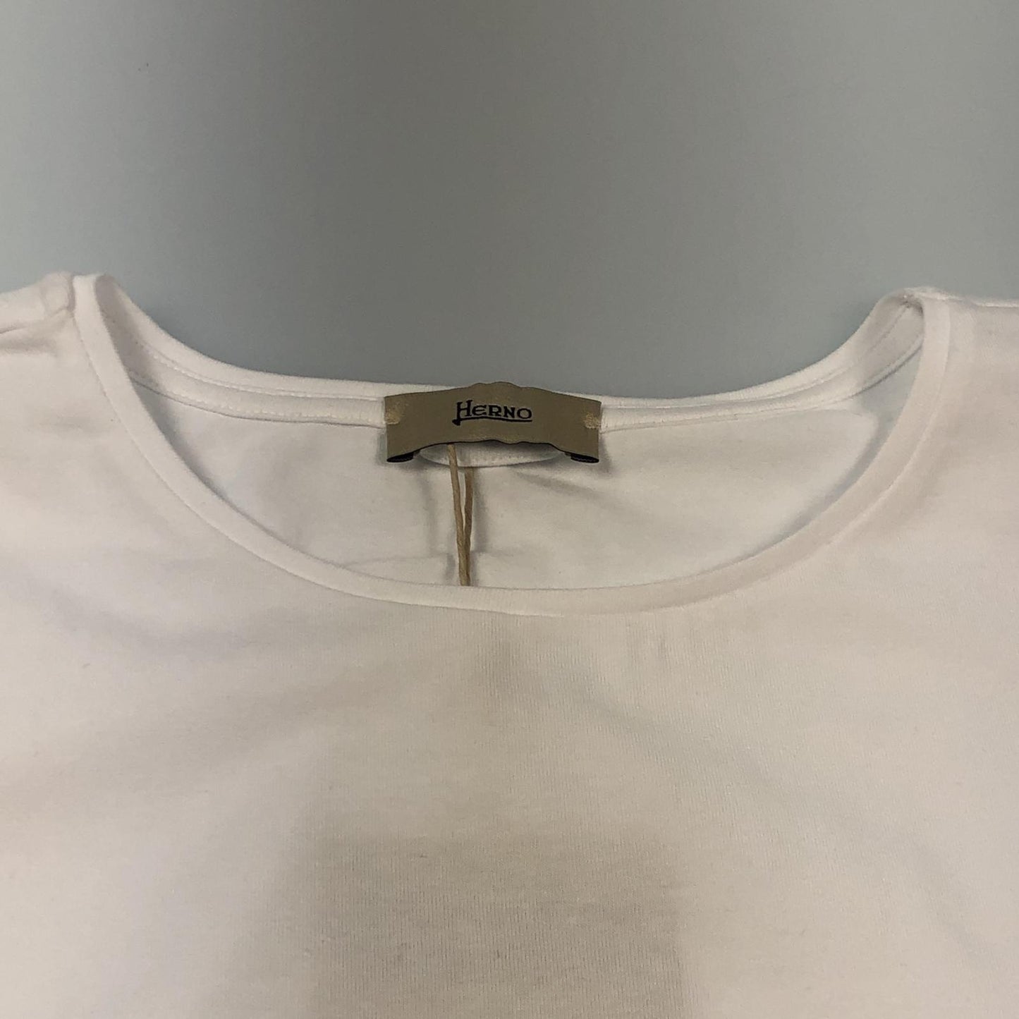 【中古】Herno | ヘルノ 手描き風ロゴプリントTシャツ 半袖Tシャツ JG000178D 2023S/S ホワイト サイズ:40