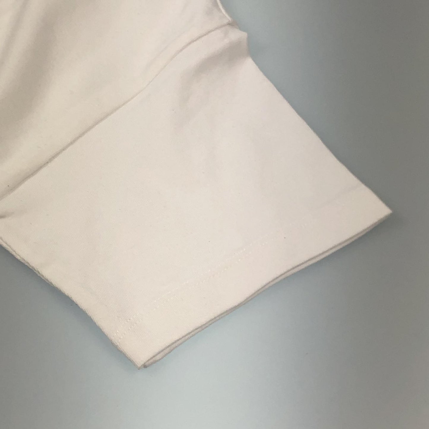 【中古】Herno | ヘルノ 手描き風ロゴプリントTシャツ 半袖Tシャツ JG000178D 2023S/S ホワイト サイズ:40