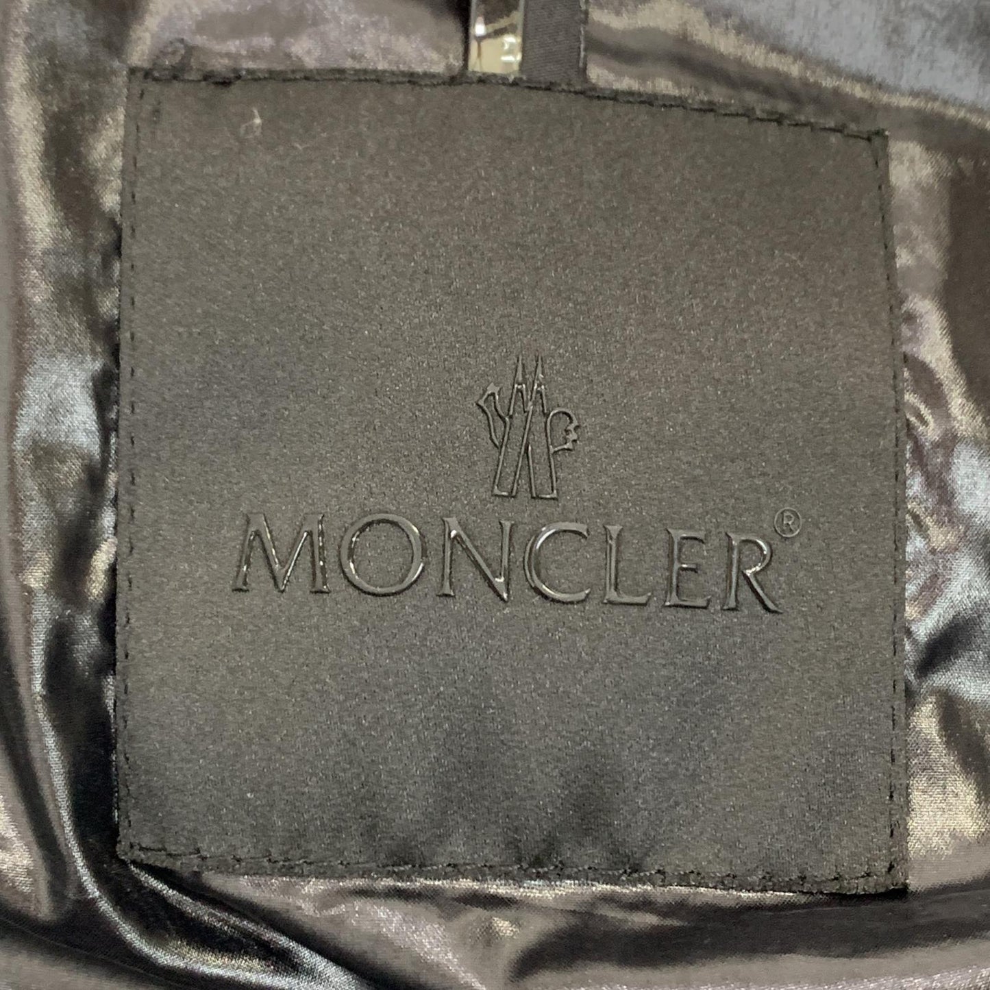 【中古】MONCLER | モンクレール IWAKI ダウンジャケット H20911A00187 2022A/W 国内正規品 ホワイト サイズ:2