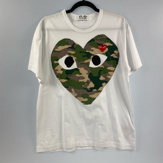 【中古】PLAY COMME des GARCONS | プレイコムデギャルソン CAMO HEART T-SHIRT 半袖Tシャツ AX-T242 年式:2025S/S ホワイト サイズ:XL