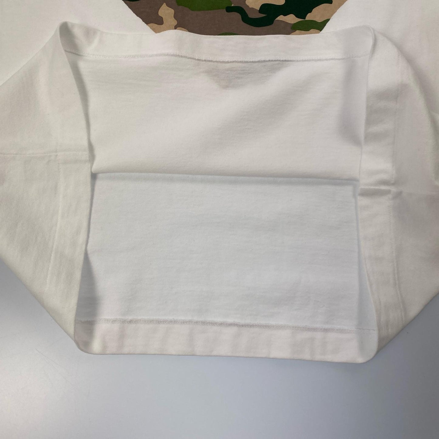 【中古】PLAY COMME des GARCONS | プレイコムデギャルソン CAMO HEART T-SHIRT 半袖Tシャツ AX-T242 年式:2025S/S ホワイト サイズ:XL