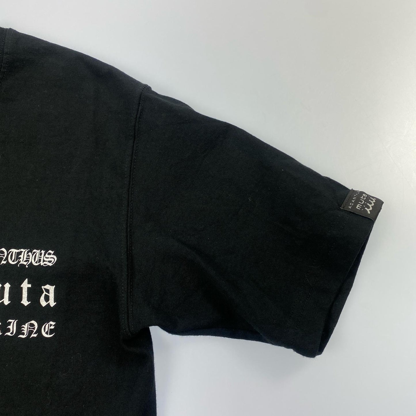 【中古】ACANTHUS | アカンサス OLD LOGO TEE 半袖Tシャツ MA2524 年式:2025S/S ×muta×PRO-TAG ブラック サイズ:M