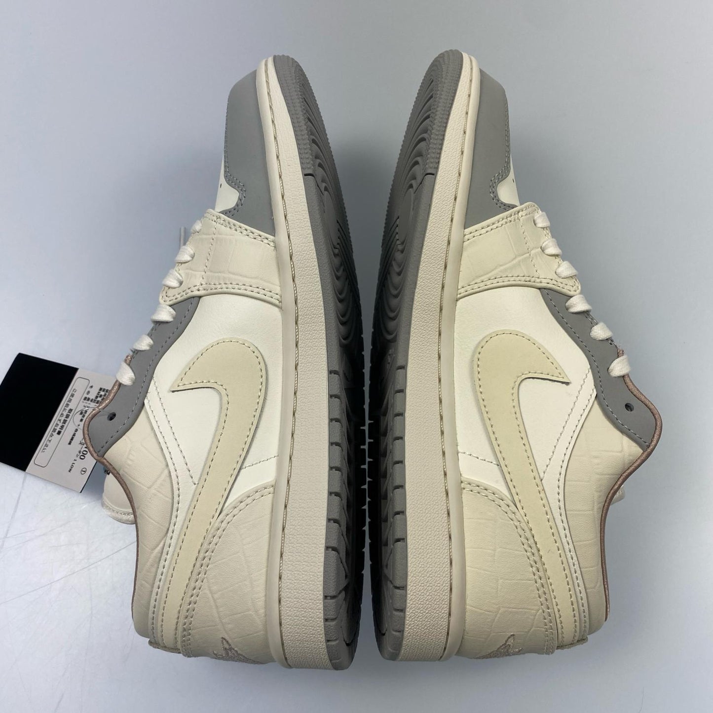 【中古】NIKE | ナイキ WMNS AIR JORDAN 1 LOW スニーカー IH7323-100 年式:2025S/S アイボリー
