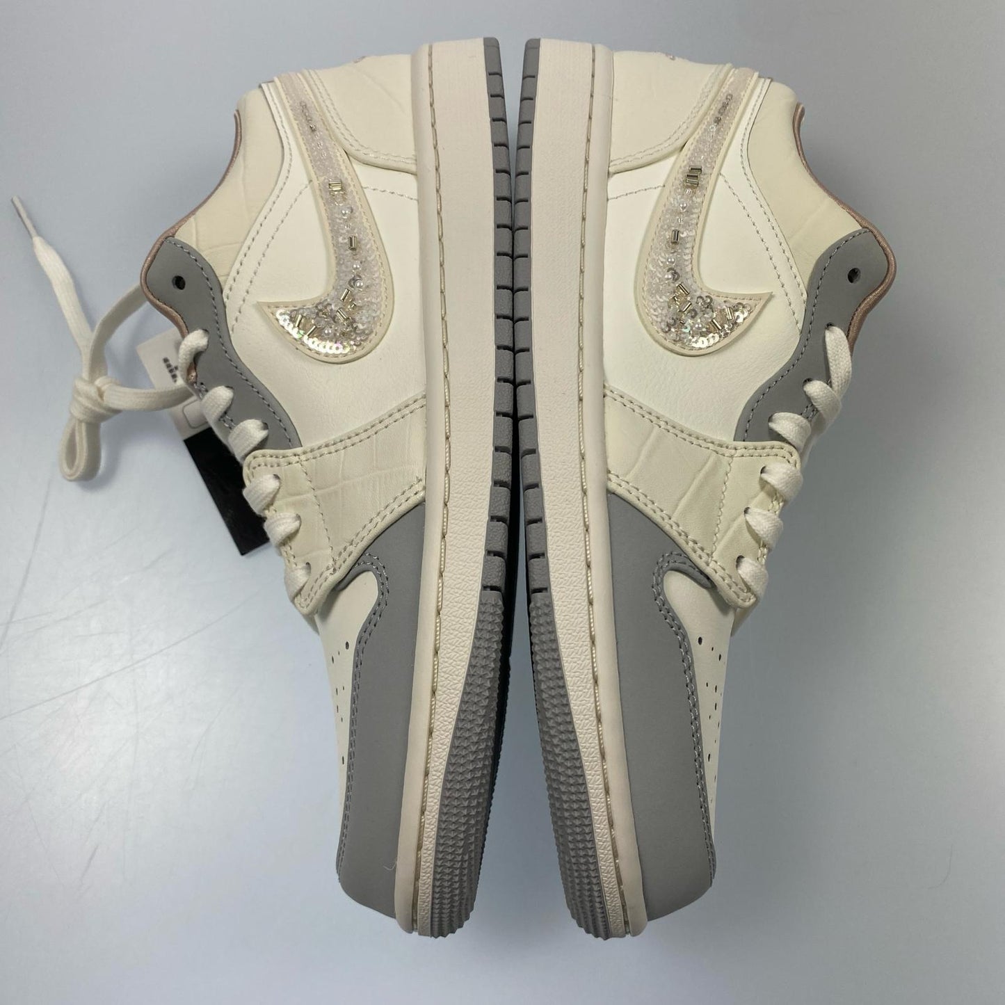 【中古】NIKE | ナイキ WMNS AIR JORDAN 1 LOW スニーカー IH7323-100 年式:2025S/S アイボリー