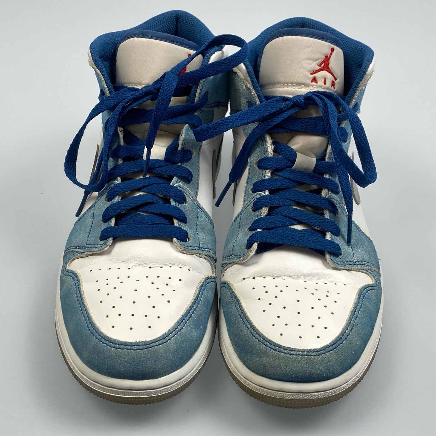 【中古】NIKE | ナイキ AIR JORDAN 1 MID SE WHITE HYPER ROYAL RED スニーカー DN3706-401 2022A/W 27.0cm ライトブルー 27cm