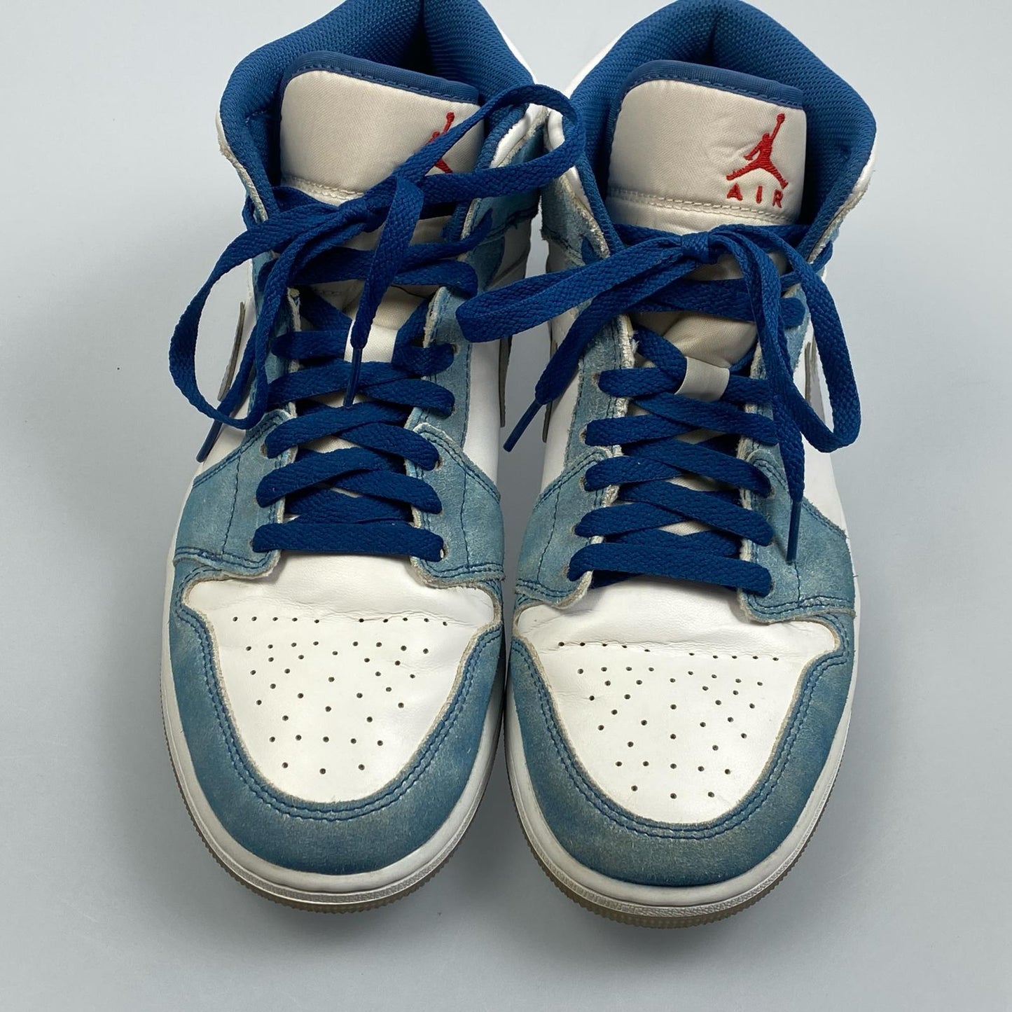 【中古】NIKE | ナイキ AIR JORDAN 1 MID SE WHITE HYPER ROYAL RED スニーカー DN3706-401 2022A/W 27.0cm ライトブルー 27cm