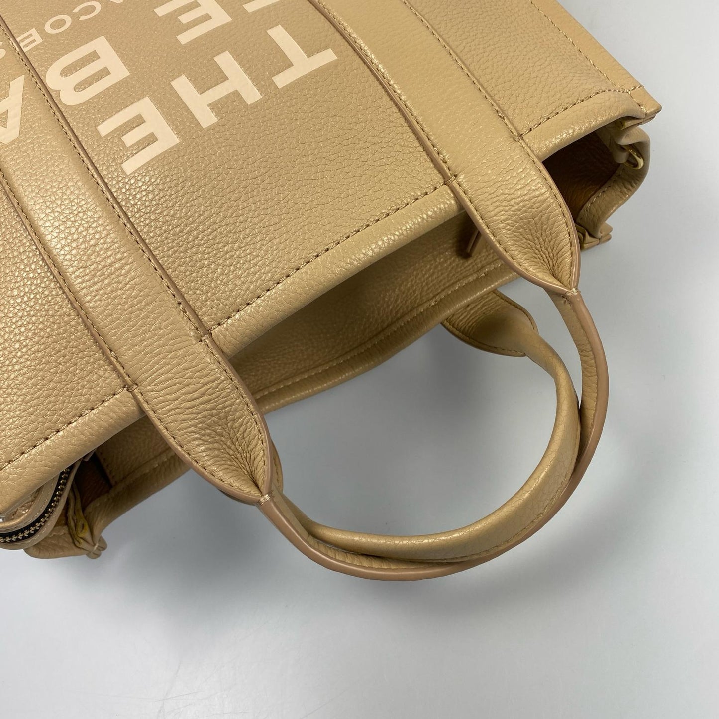 【中古】MARC JACOBS | マークジェイコブス THE LEATHER MEDIUM TOTE BAG その他バッグ H004L01PF21 ショルダー欠品 ベージュ