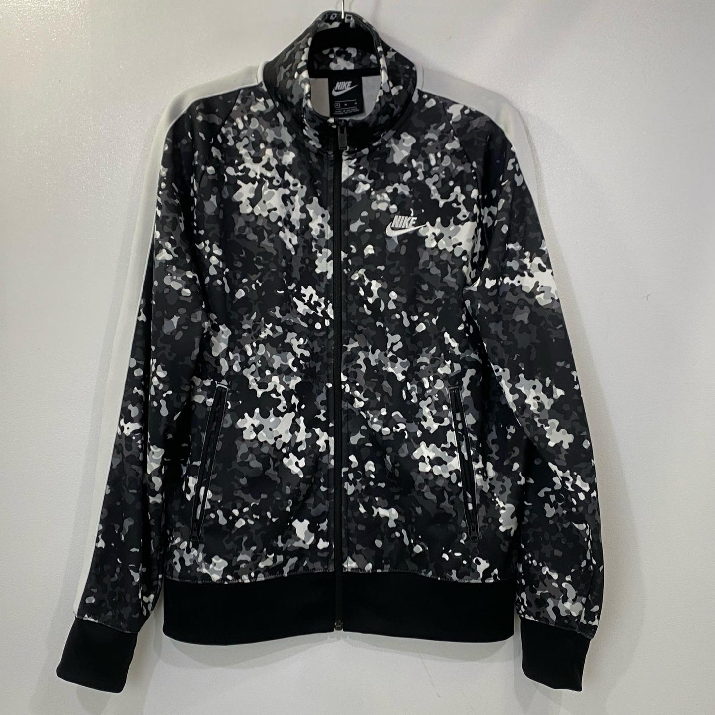 【中古】NIKE | ナイキ CAMO TRIBUTE セットアップ AR3199-010/AR3201-010 2019S/S カモ サイズ:M