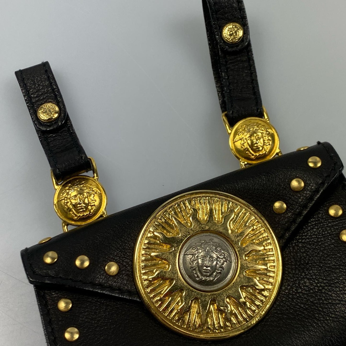 【中古】VERSACE | ヴェルサーチ メデューサスタッズ ポーチ