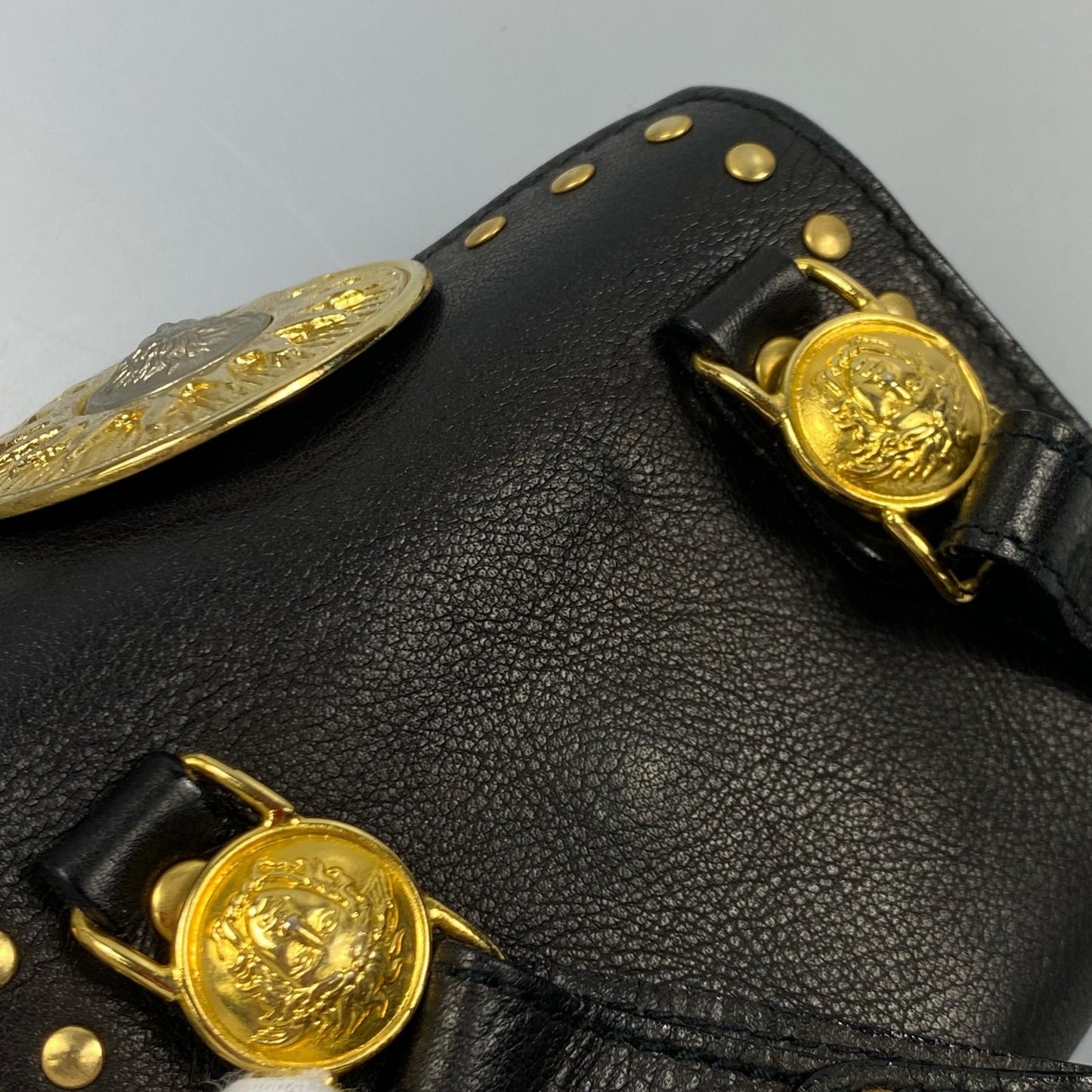 【中古】VERSACE | ヴェルサーチ メデューサスタッズ ポーチ