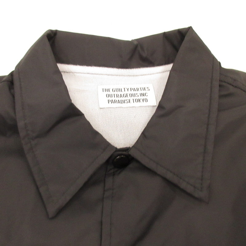 【中古】WACKO MARIA | ワコマリア 天国東京 COACH JACKET その他アウター 23FWE-WMO-BL01 オールドイングリッシュロゴ ブラック サイズ:M