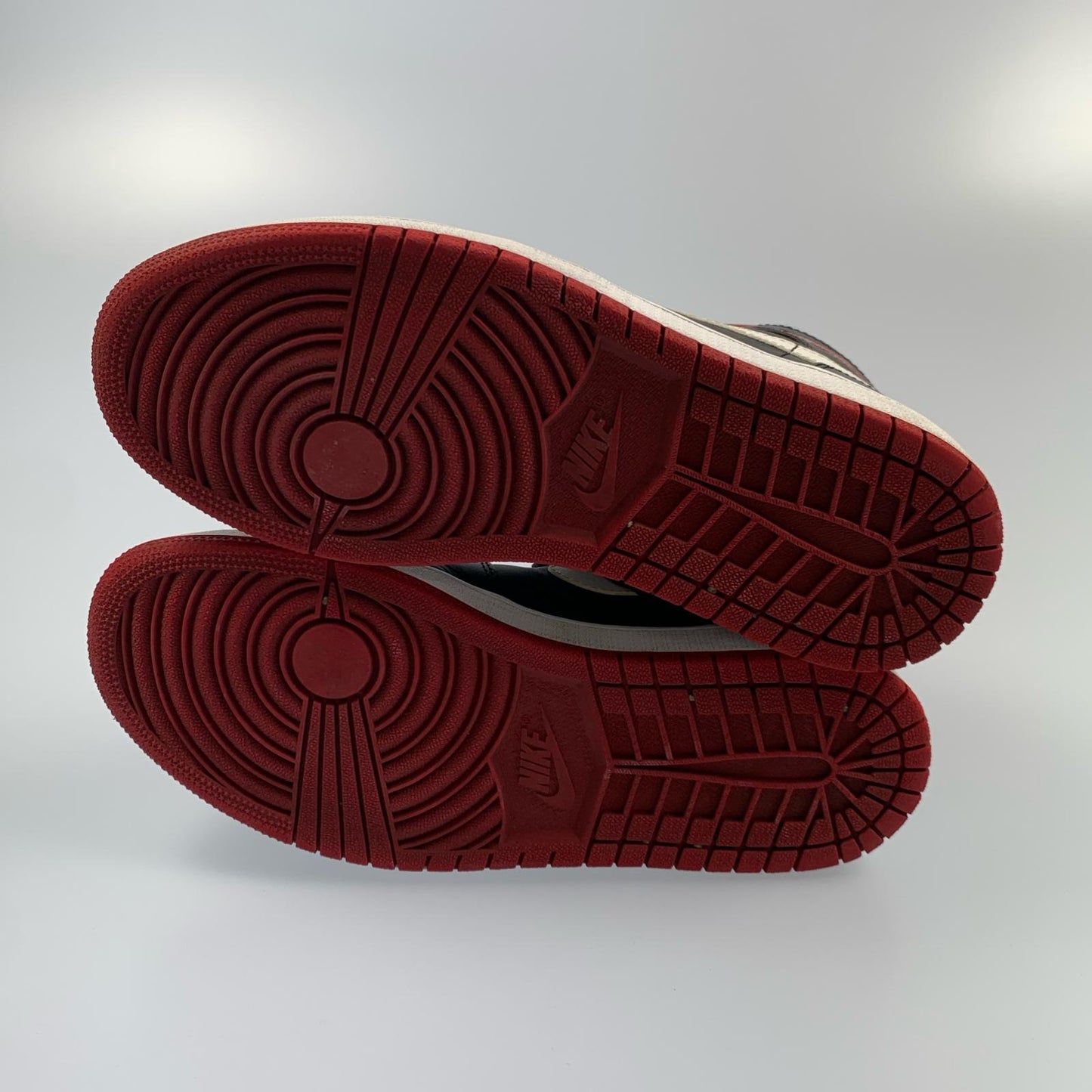 【中古】NIKE | ナイキ AIR JORDAN 1 MID スニーカー 554724-020 2014S/S サイズ:26.5cm レッド 26.5cm