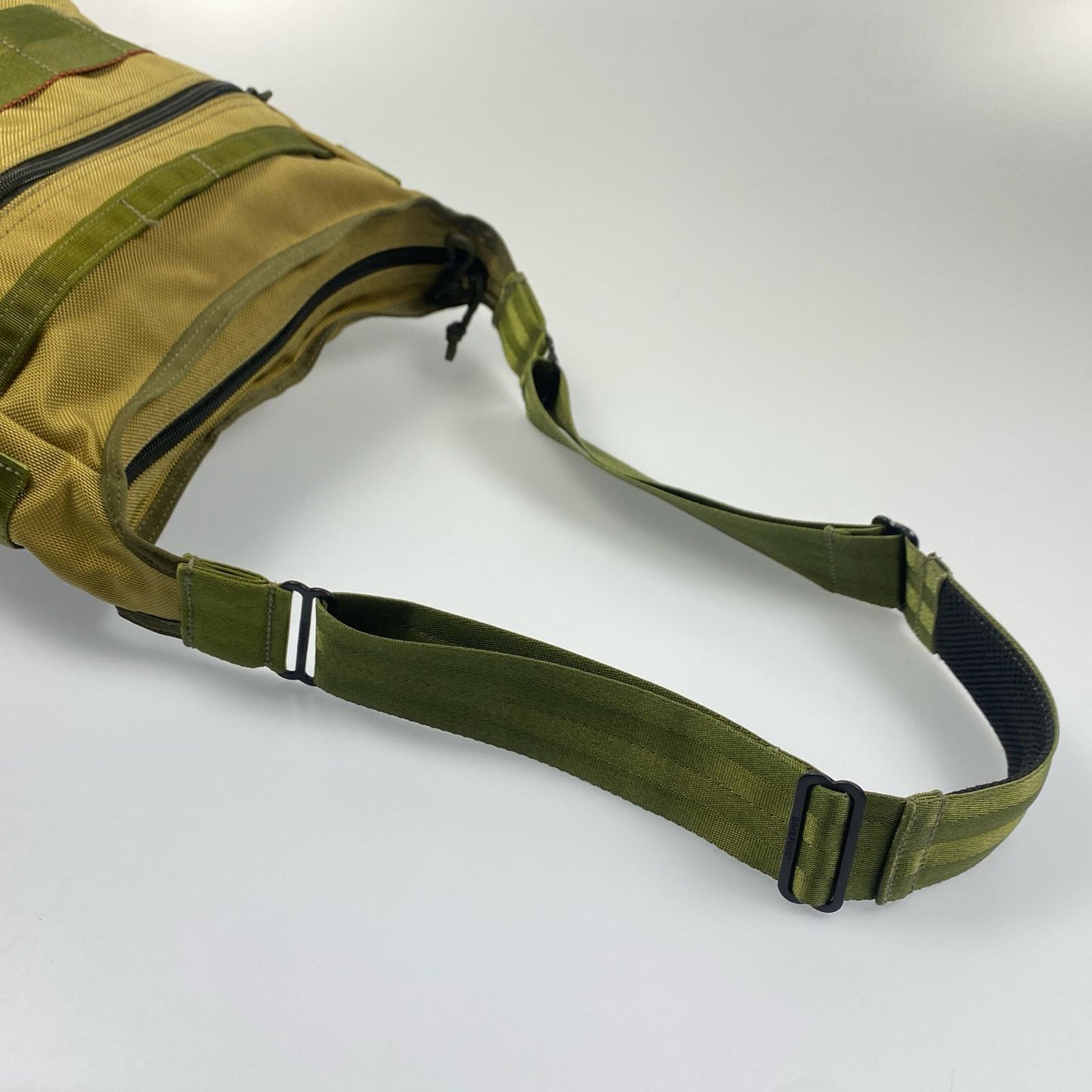 【中古】BRIEFING | ブリーフィング DAY TRIPPER ショルダーバッグ BRF105219 レンジャーグリーン カーキグリーン