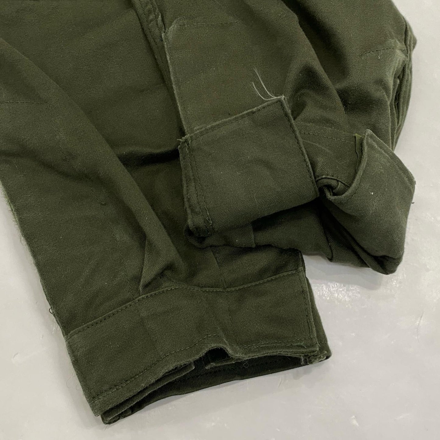 【中古】MILITARY衣料 | ミリタリーイリョウ M-64 カーゴパンツ ベルギー軍 SEYNTEX社 1982年製 オリーブ