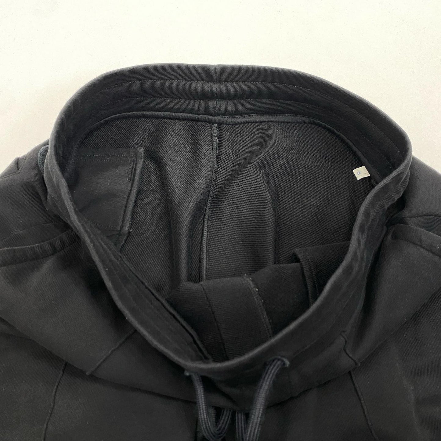 【中古】MONCLER | モンクレール PANTALONE LUNGO SWEAT BOTTOMS パンツ 8H00010 899YF 2024S/S 国内正規品 ブラック サイズ:S