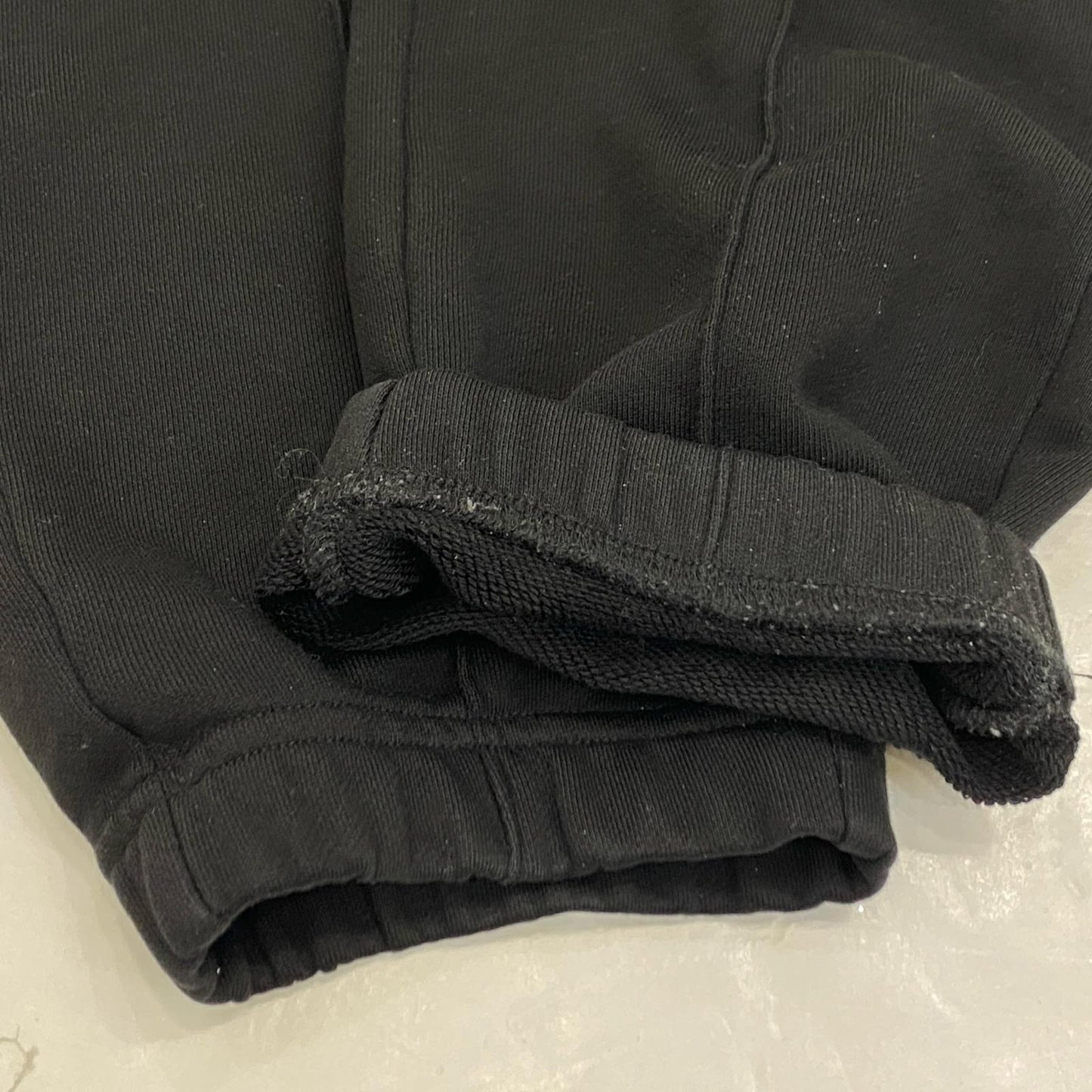 【中古】MONCLER | モンクレール PANTALONE LUNGO SWEAT BOTTOMS パンツ 8H00010 899YF 2024S/S 国内正規品 ブラック サイズ:S