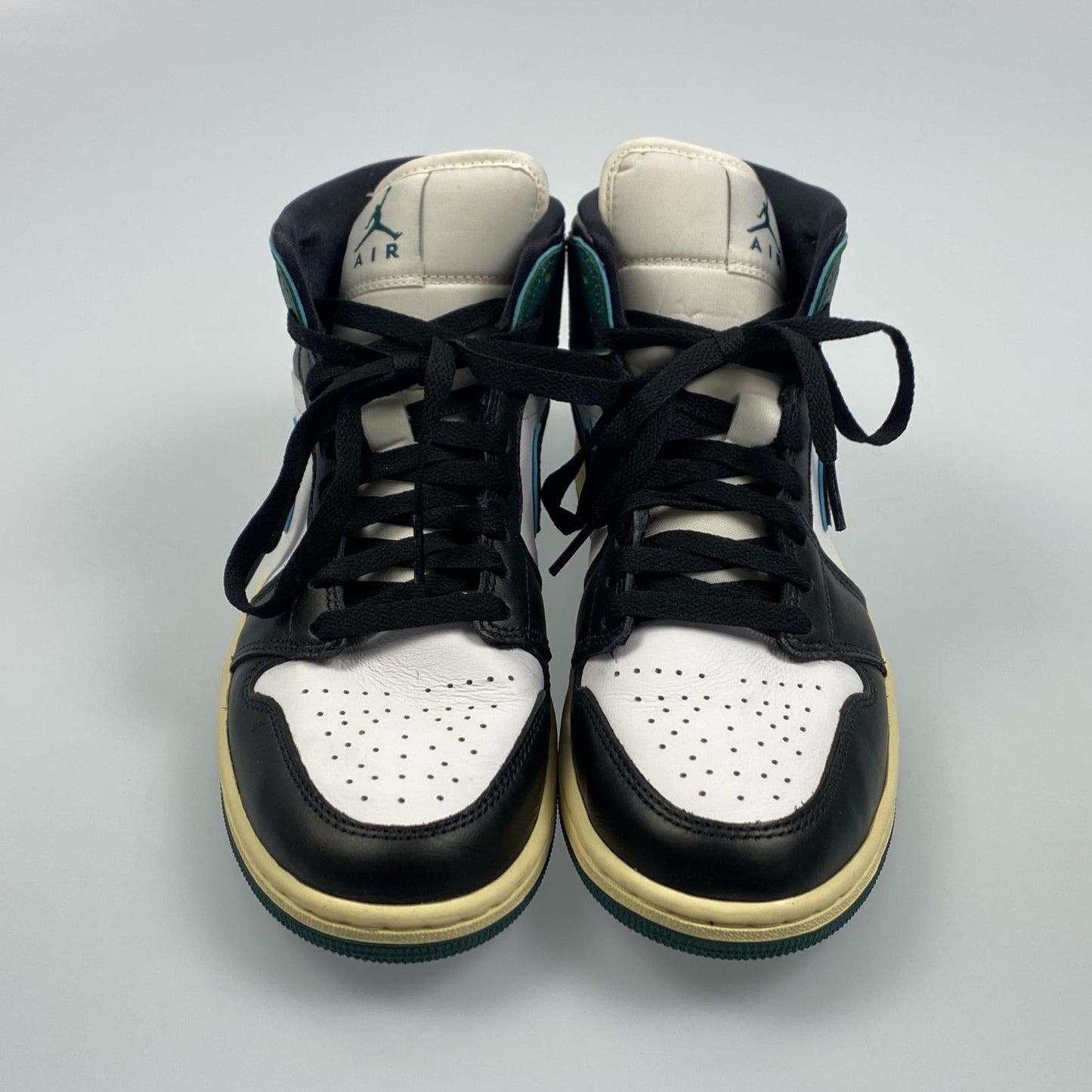 【中古】NIKE | ナイキ WMNS AIR JORDAN 1 MID スニーカー FQ7818-100 2024S/S 26.0cm グリーン 26cm