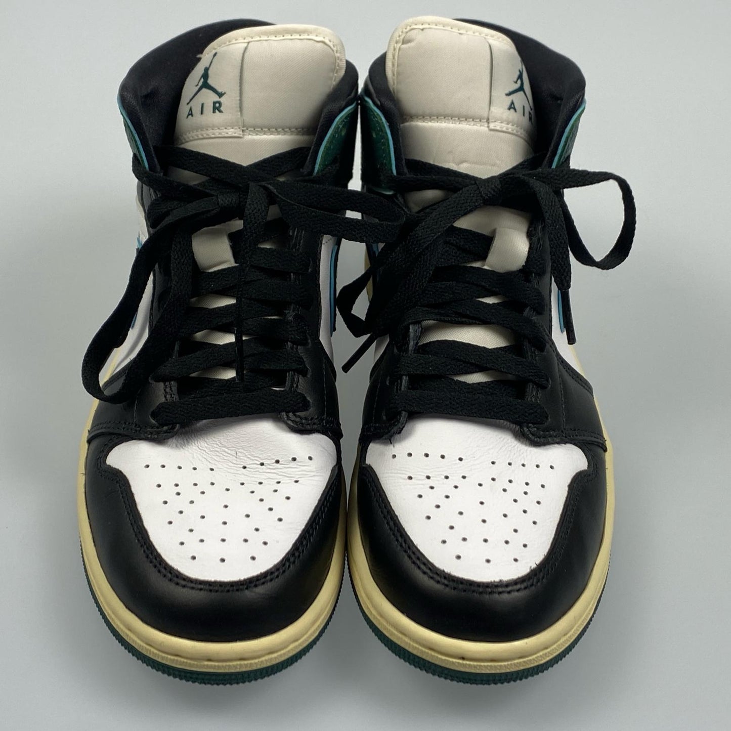 【中古】NIKE | ナイキ WMNS AIR JORDAN 1 MID スニーカー FQ7818-100 2024S/S 26.0cm グリーン 26cm