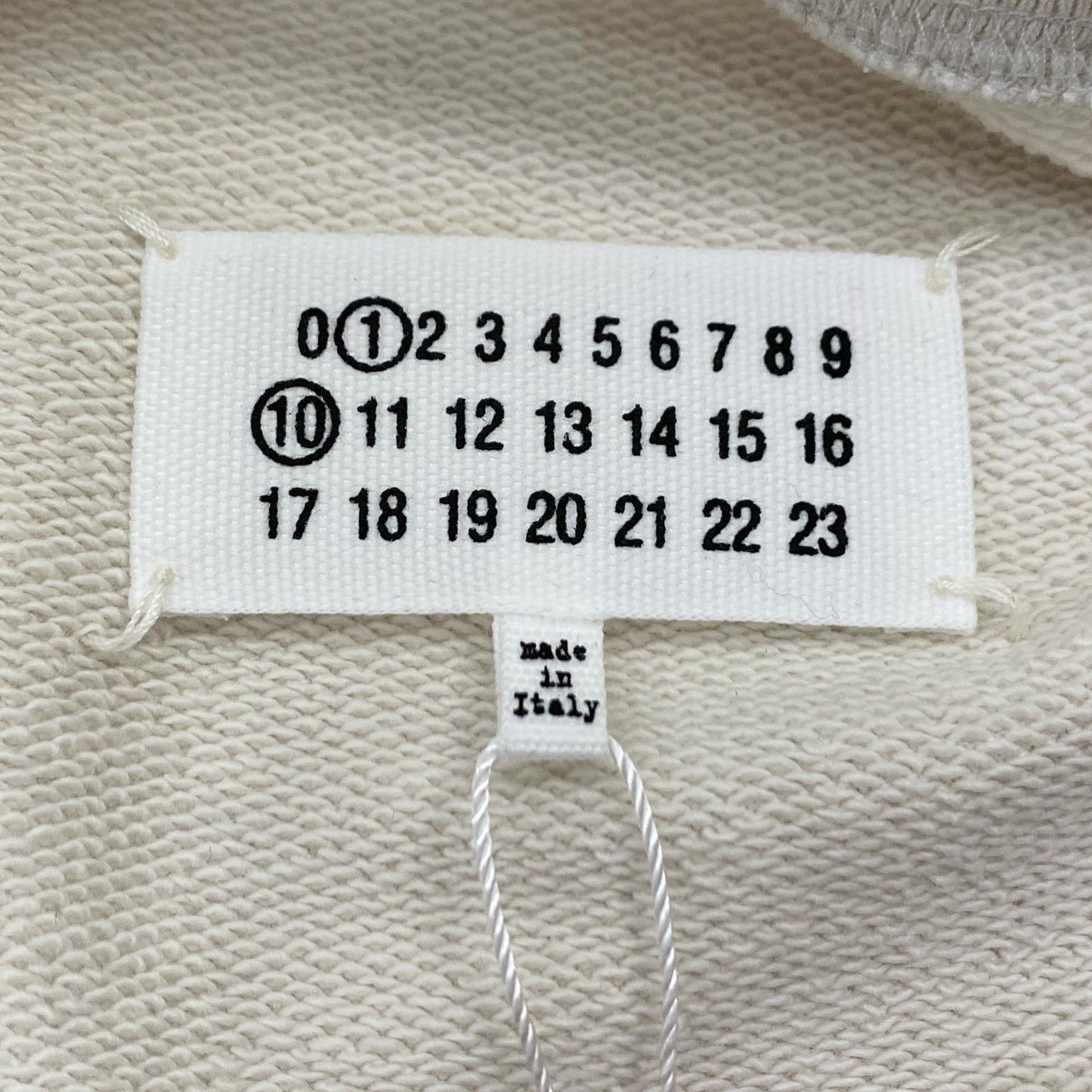 Maison Margiela | メゾンマルジェラ スウェット S50GU0230 スウェットシャツ 2025S/S アイボリー サイズ:M【姫路東店】