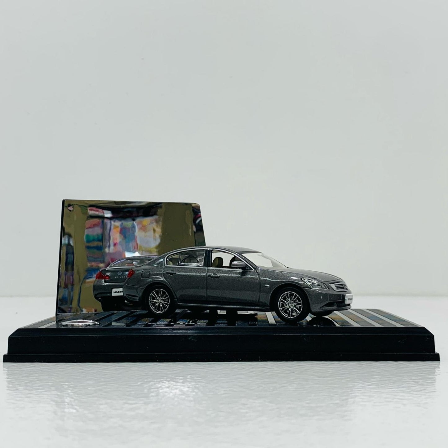 【中古】 日産 SKYLINE セダン カラーサンプル(シルバー)