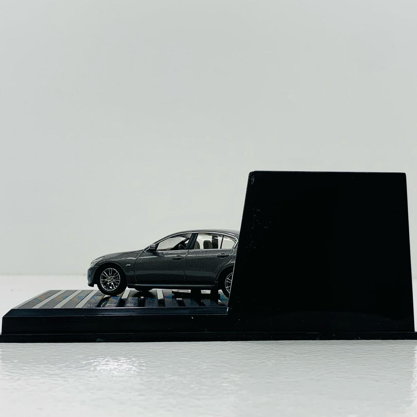 【中古】 日産 SKYLINE セダン カラーサンプル(シルバー)